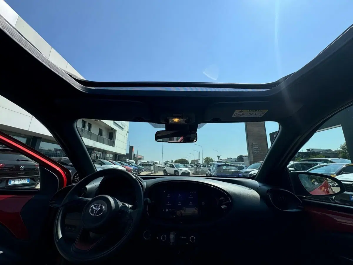 Toyota Aygo X usata a Modena (17)