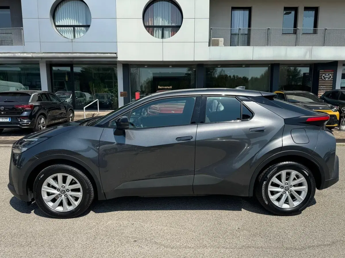 Toyota Toyota C-HR usata a Modena (9)