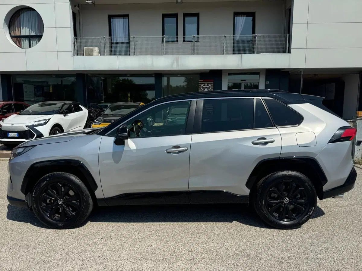 Toyota Rav4 usata a Modena (9)