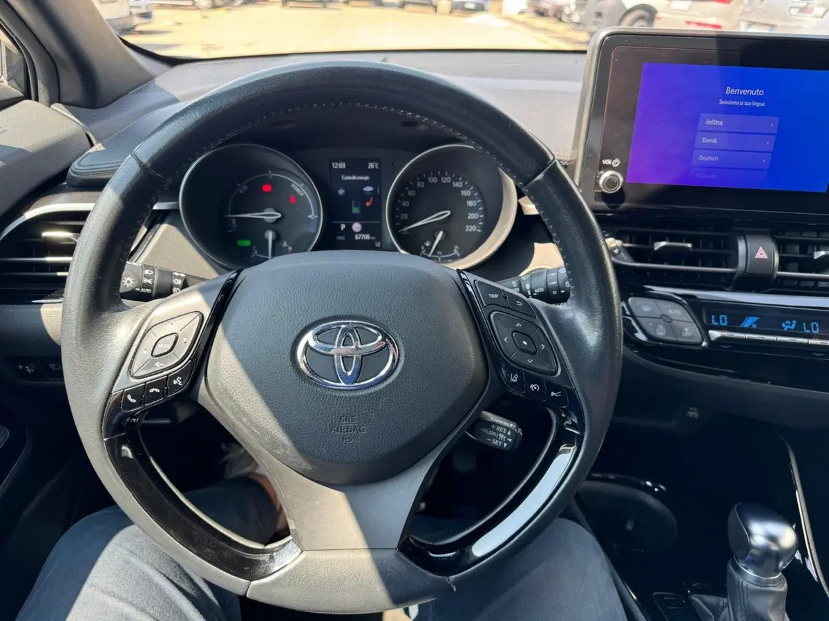 Toyota Toyota C-HR usata a Modena (11)