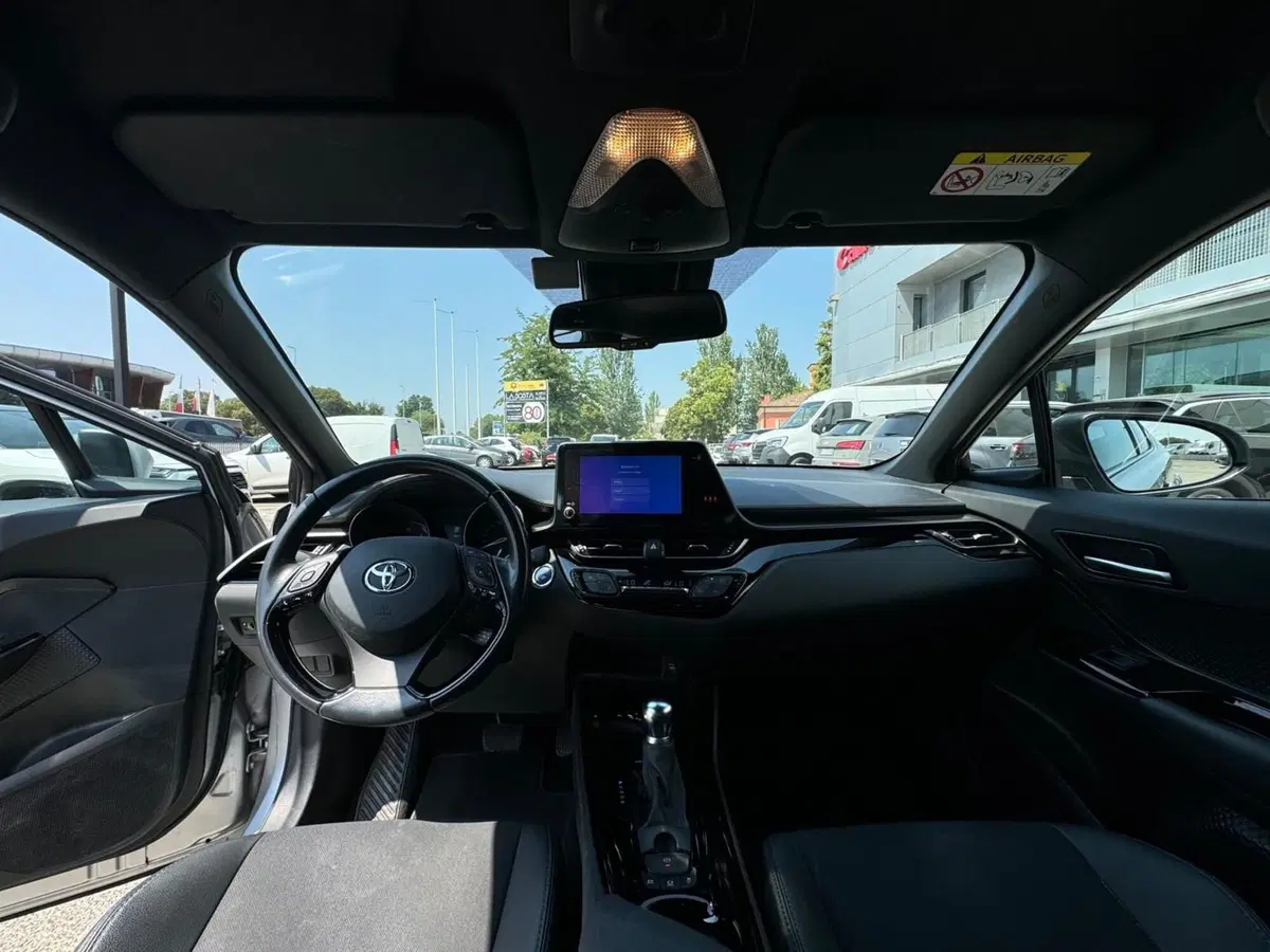 Toyota Toyota C-HR usata a Modena (17)