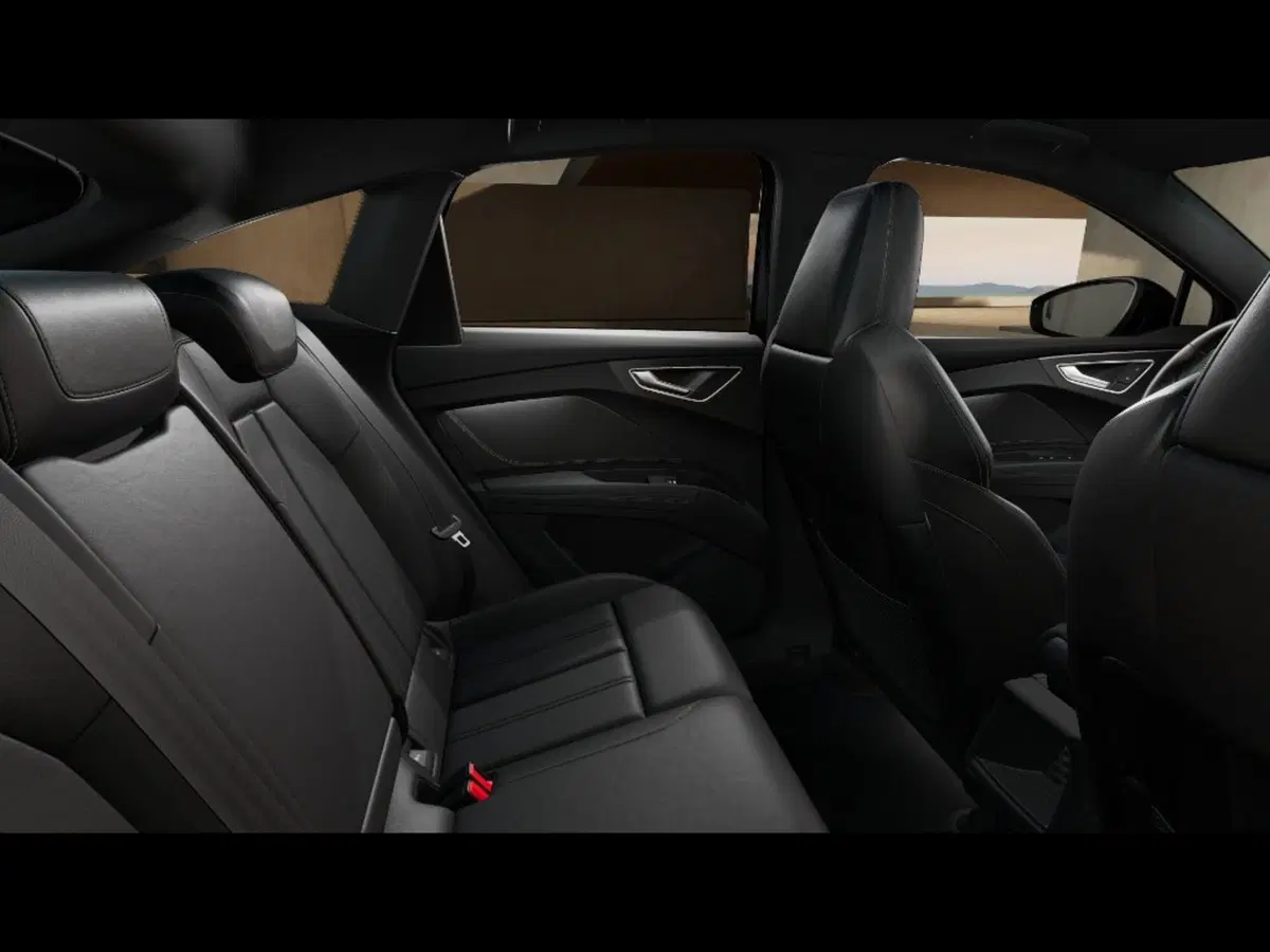 Audi Q4 Sportback nuova a Grosseto (11)
