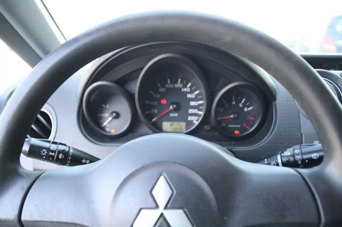 Mitsubishi Colt usata a Pordenone (13)