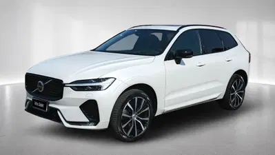Volvo XC60 B4 (d) AWD automatico Ultimate Dark del 2023 usata a Parma