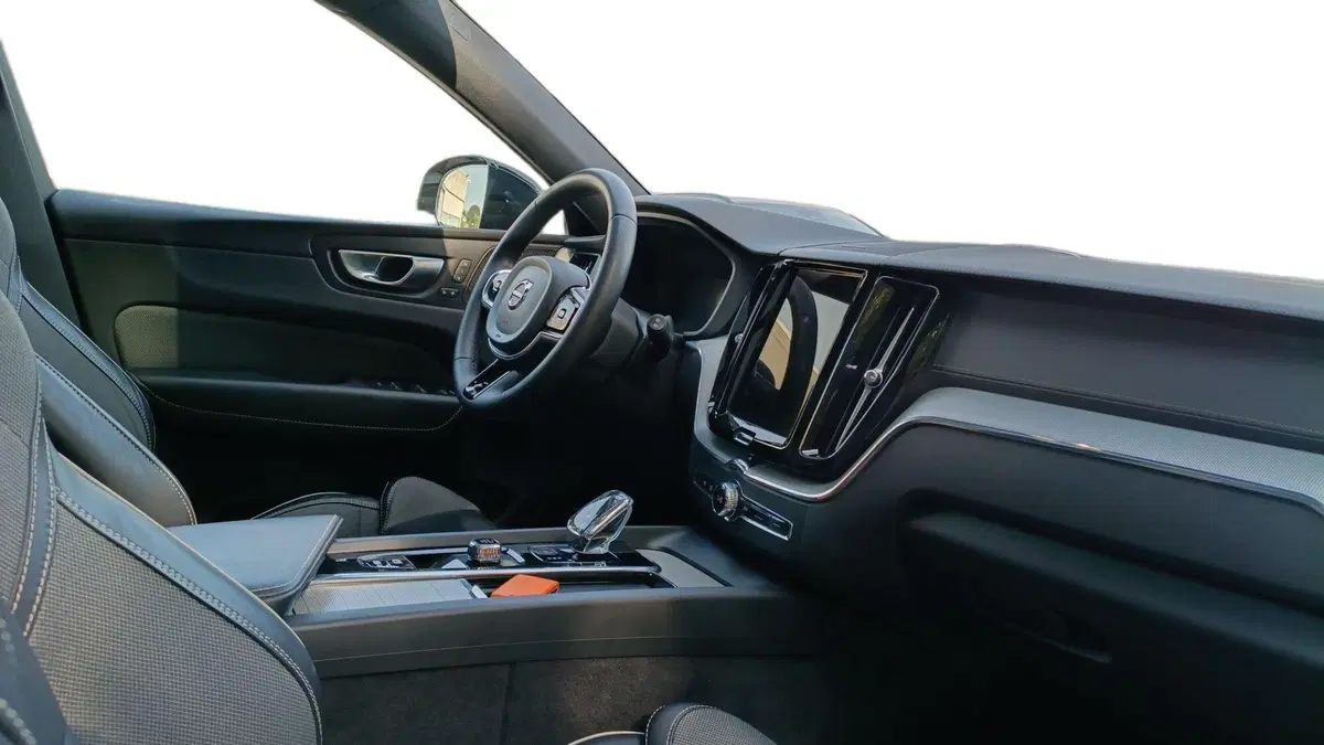 Volvo XC60 usata a Parma (6)
