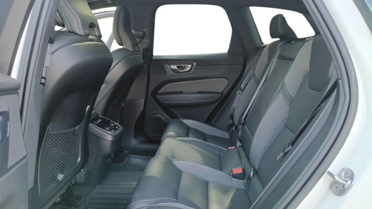 Volvo XC60 usata a Parma (9)