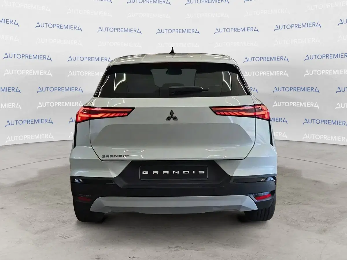 Mitsubishi Grandis nuova a Como (5)