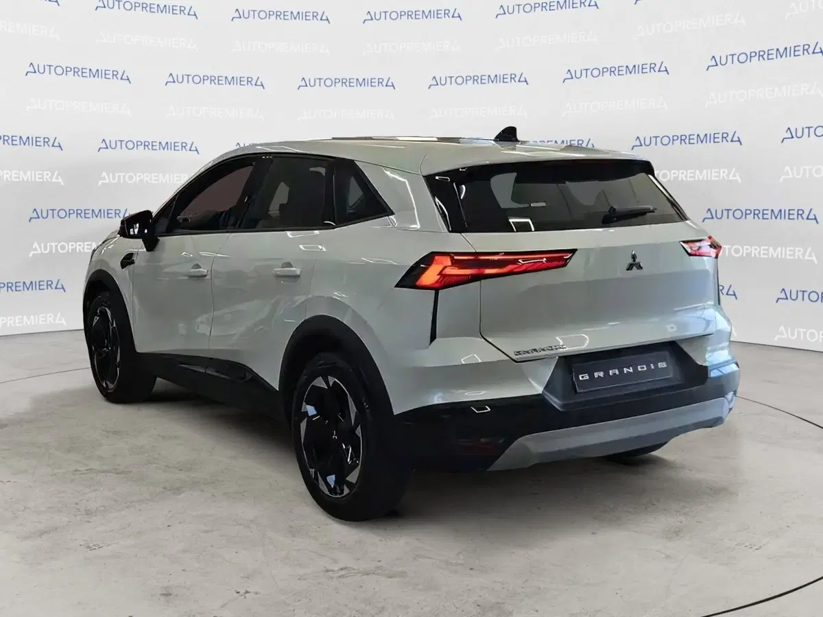 Mitsubishi Grandis nuova a Como (6)