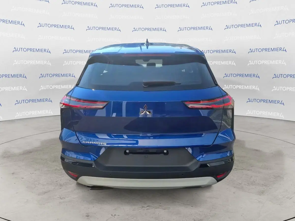 Mitsubishi Grandis nuova a Como (6)