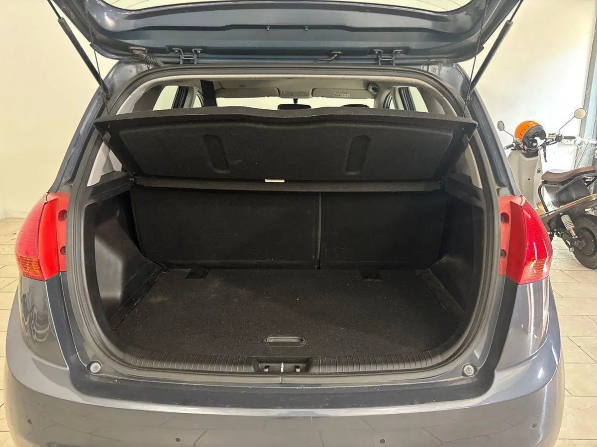 Kia Venga usata a Torino (10)
