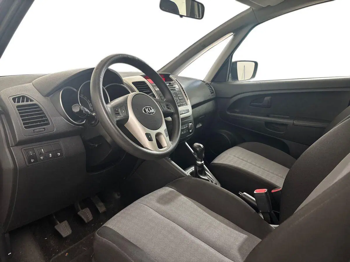 Kia Venga usata a Torino (12)