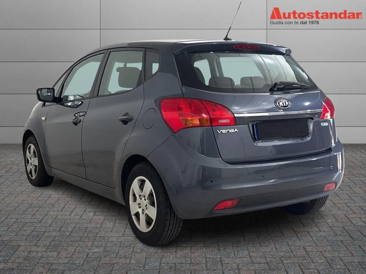 Kia Venga usata a Torino (4)