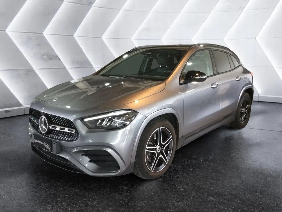 Mercedes-Benz GLA SUV usata a Caserta