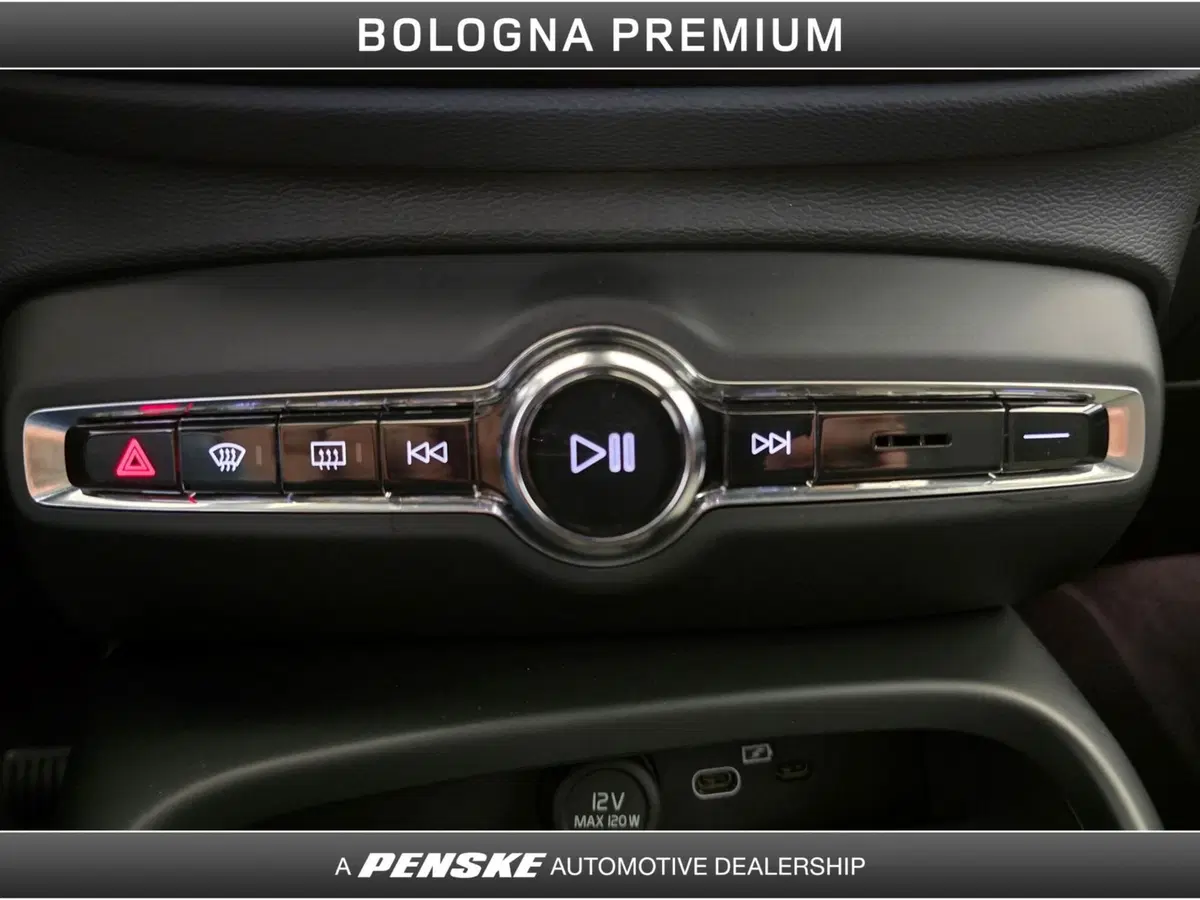 Volvo XC40 usata a Bologna (18)
