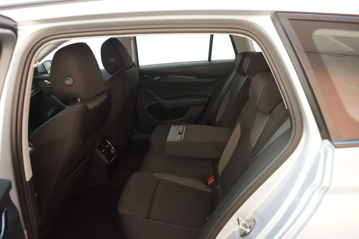 Skoda Octavia Station Wagon usata a Torino (8)