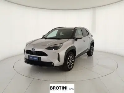 Toyota Yaris Cross Trend fwd 115cv e-cvt del 2023 usata a Massa