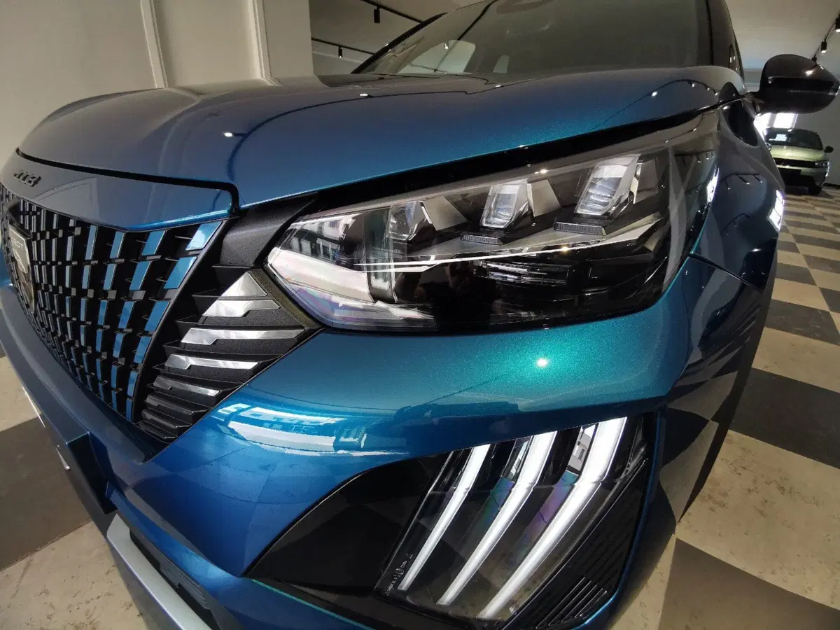 Peugeot 2008 nuova a Taranto (10)