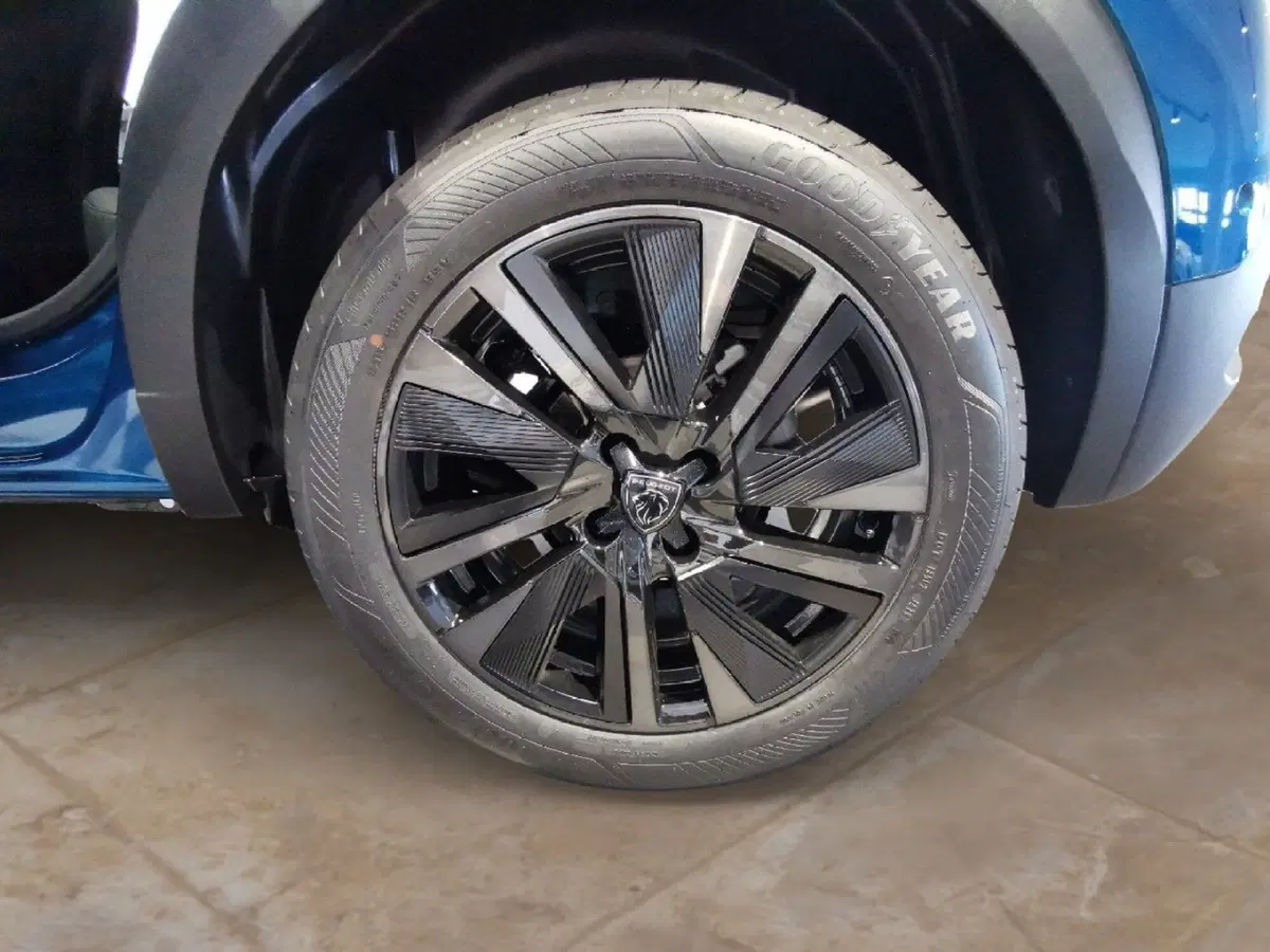 Peugeot 2008 nuova a Taranto (7)