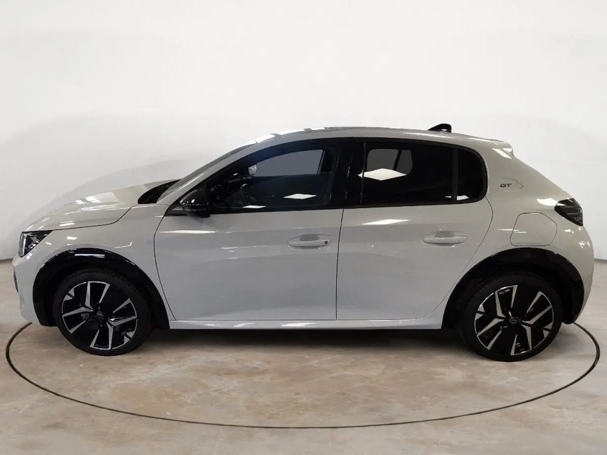 Peugeot 208 nuova a Brindisi (3)