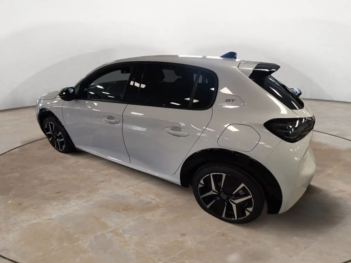 Peugeot 208 nuova a Brindisi (5)