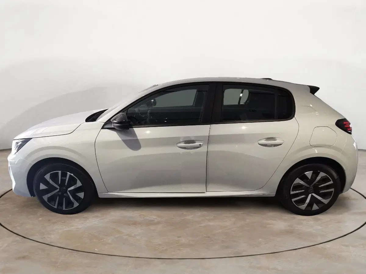 Peugeot 208 nuova a Taranto (6)