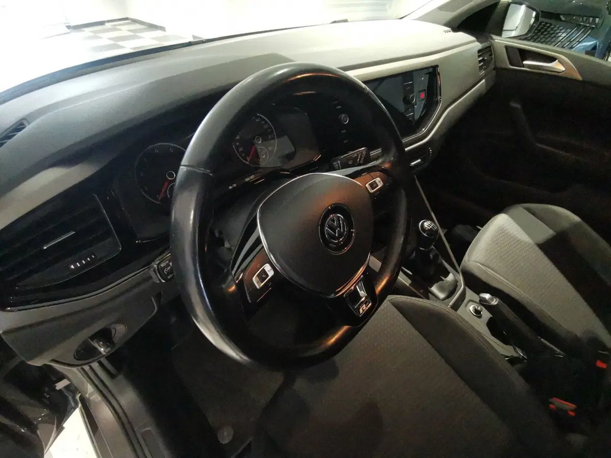 Volkswagen Polo usata a Taranto (10)