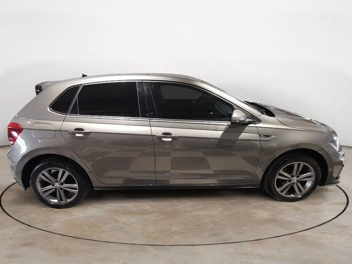 Volkswagen Polo usata a Taranto (6)