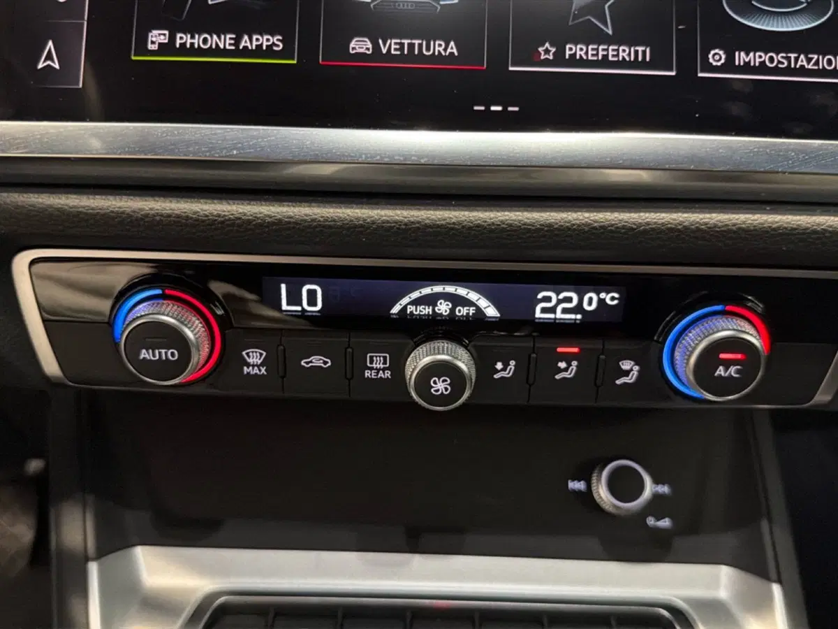 Audi Q3 Sportback usata a Napoli (17)