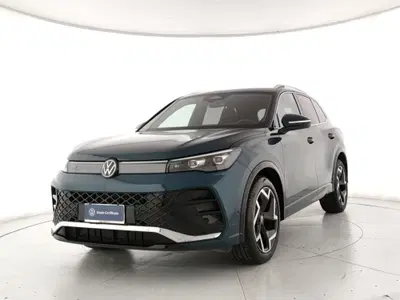 Volkswagen Tiguan 1.5 etsi R-Line 150cv dsg del 2024 usata a Torre Annunziata
