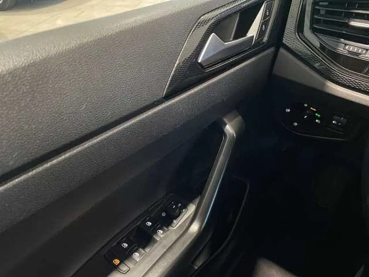 Volkswagen Taigo usata a Prato (17)