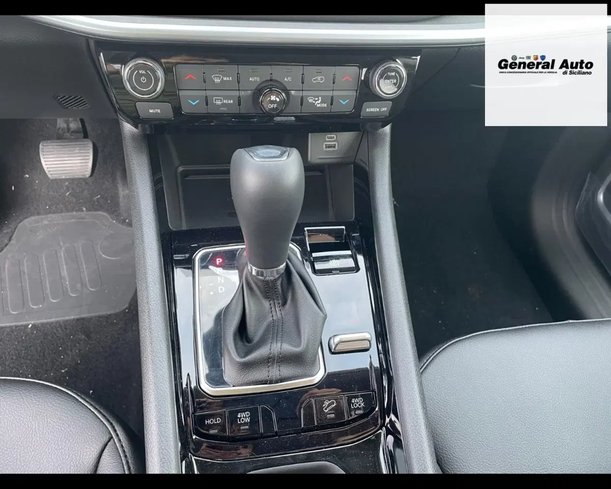 Jeep Compass nuova a Lucca (15)