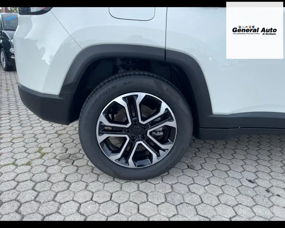 Jeep Compass nuova a Lucca (20)