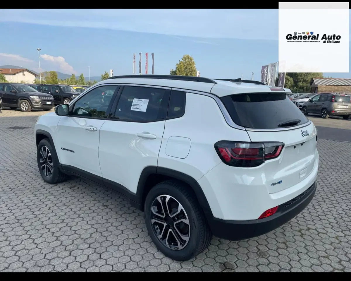 Jeep Compass nuova a Lucca (5)