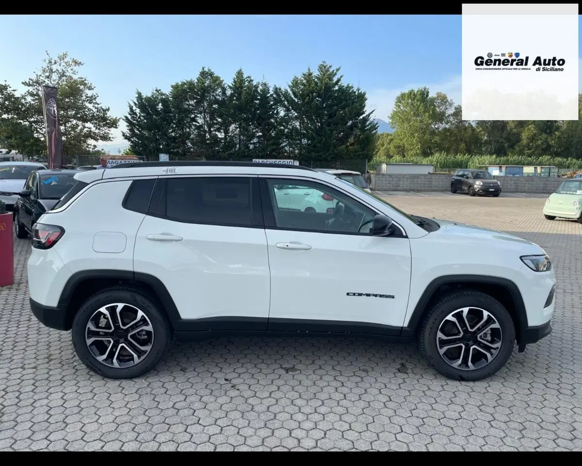 Jeep Compass nuova a Lucca (8)