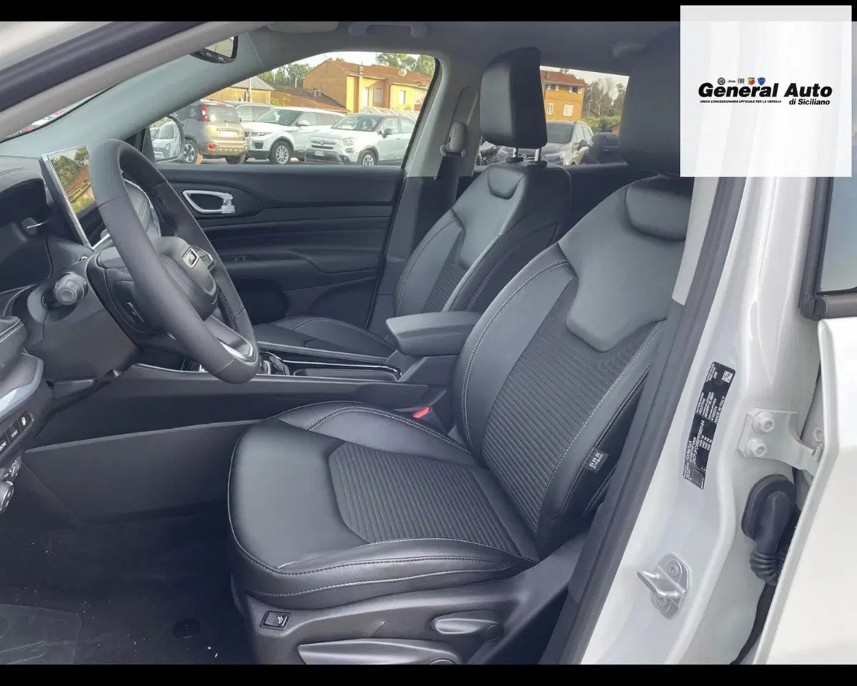 Jeep Compass nuova a Lucca (9)