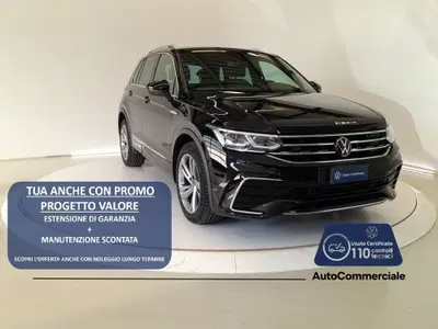 Volkswagen Tiguan 2.0 TDI SCR DSG Business BlueMotion Technology del 2023 usata a Bologna