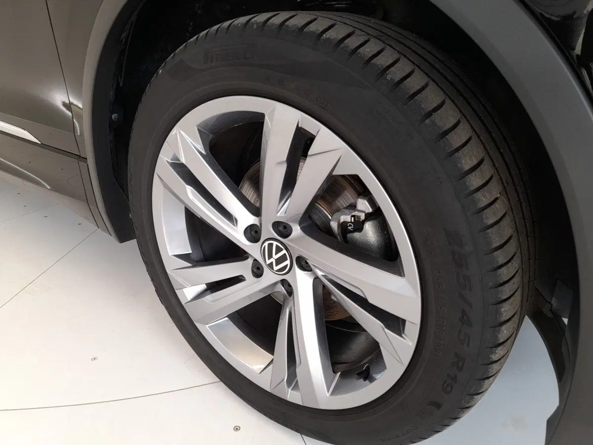 Volkswagen Tiguan usata a Bologna (8)