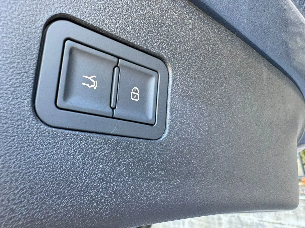 Byd Seal 6 DM-i Station Wagon nuova a Salerno (15)