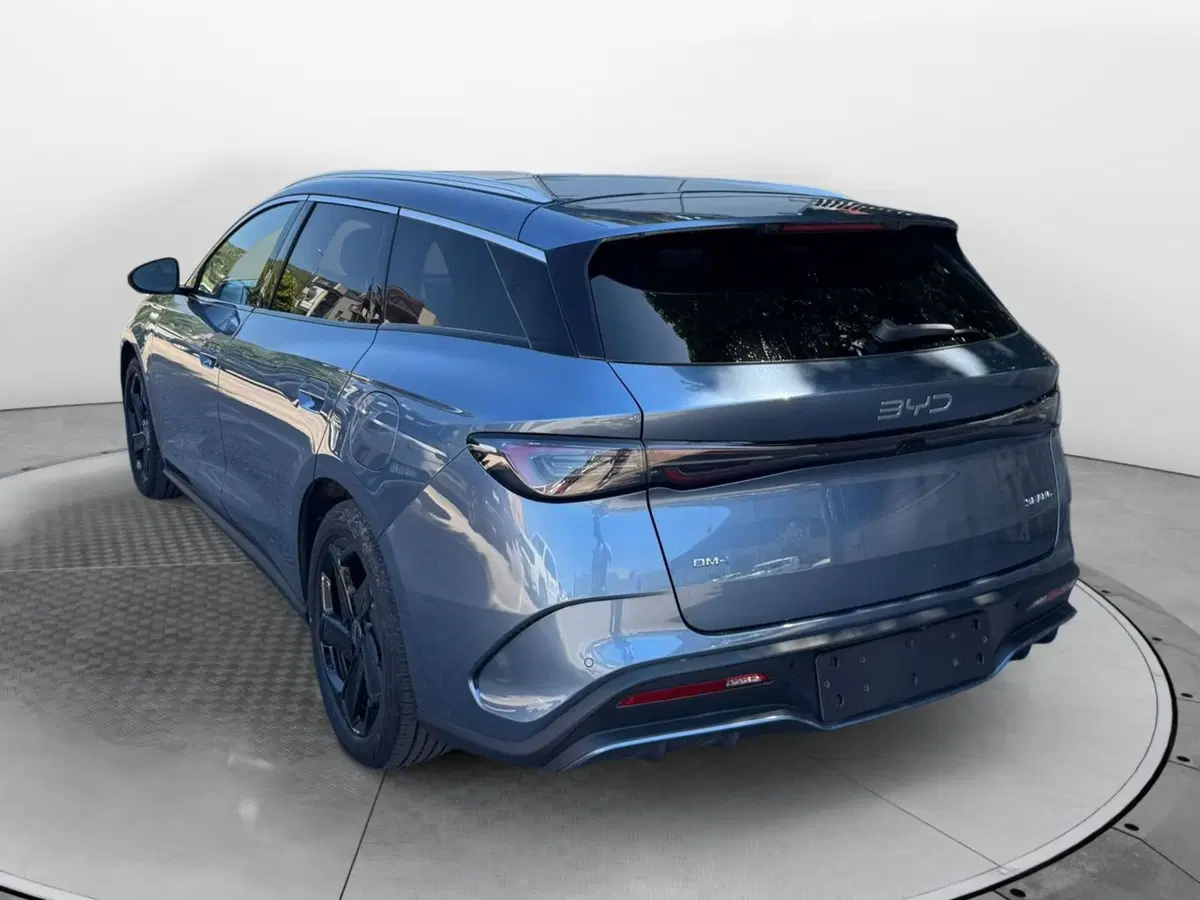 Byd Seal 6 DM-i Station Wagon nuova a Salerno (3)