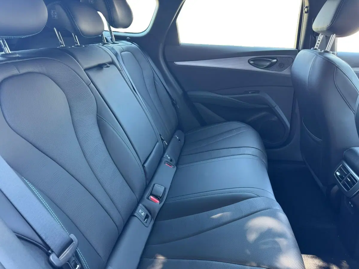 Byd Seal 6 DM-i Station Wagon nuova a Salerno (8)