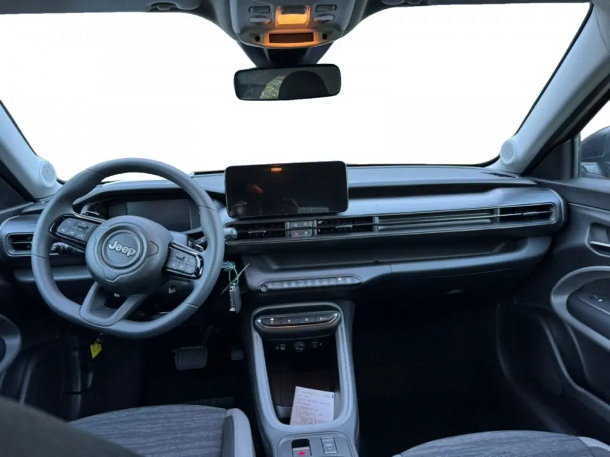Jeep Avenger nuova a Salerno (5)