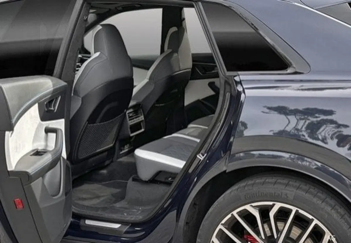 Audi Q8 usata a Salerno (11)