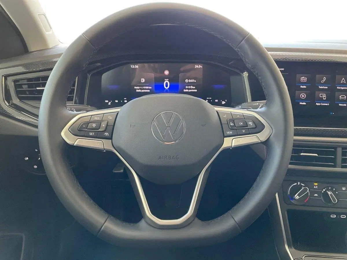 Volkswagen Taigo nuova a Pistoia (10)