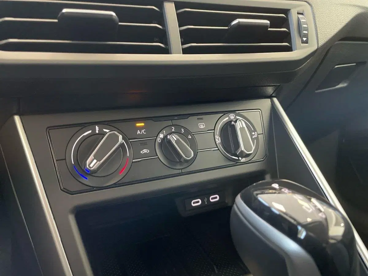 Volkswagen Taigo nuova a Pistoia (15)