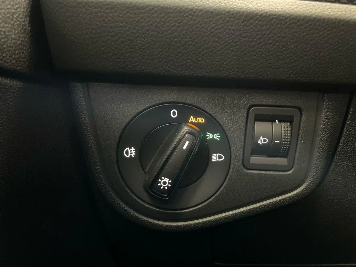 Volkswagen Taigo nuova a Pistoia (19)
