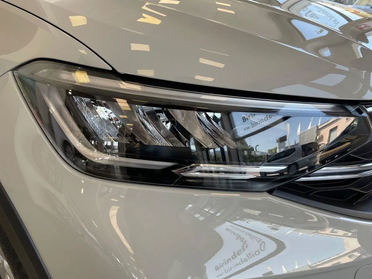 Volkswagen Taigo nuova a Pistoia (7)