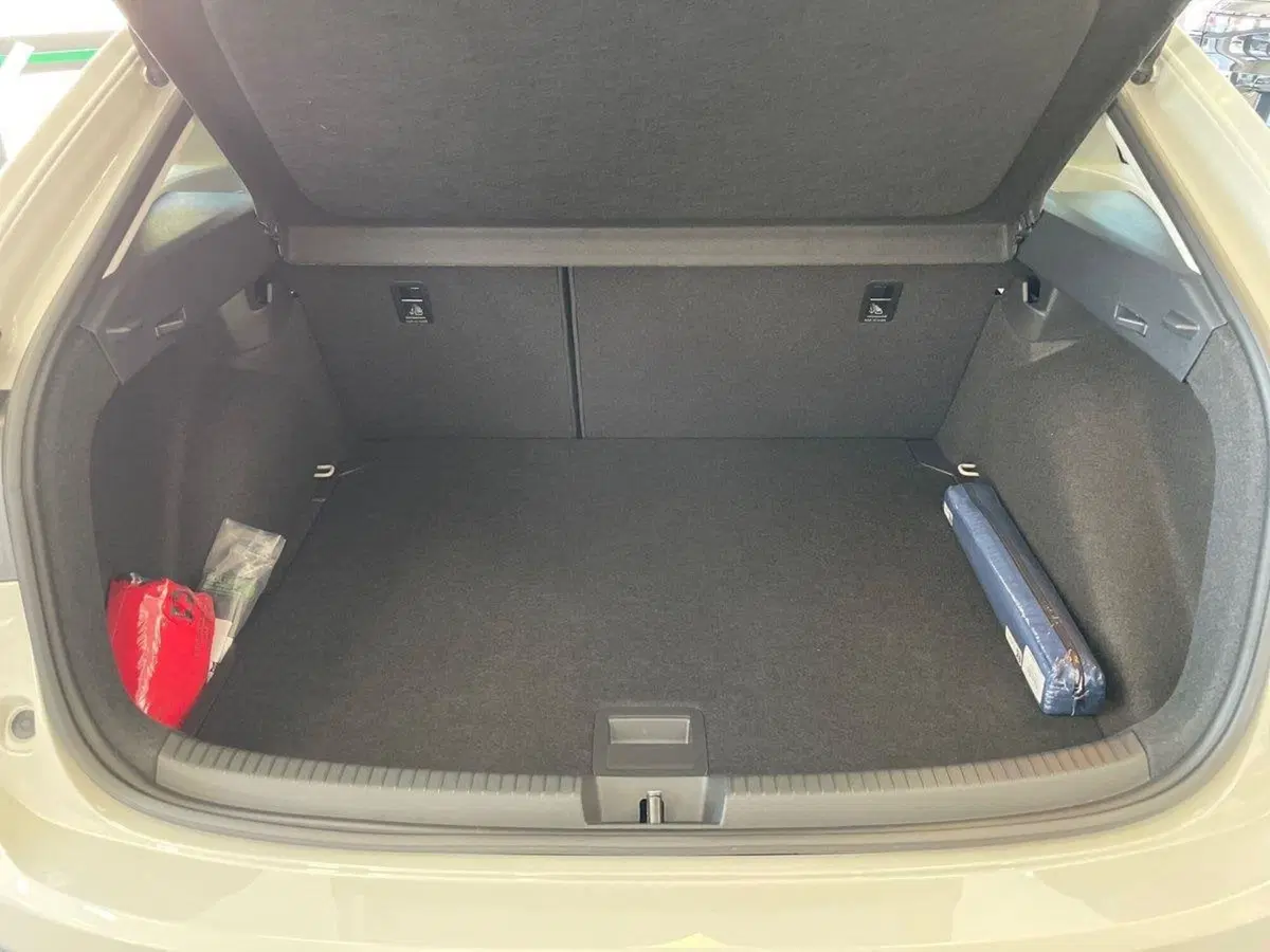 Volkswagen Taigo nuova a Pistoia (8)