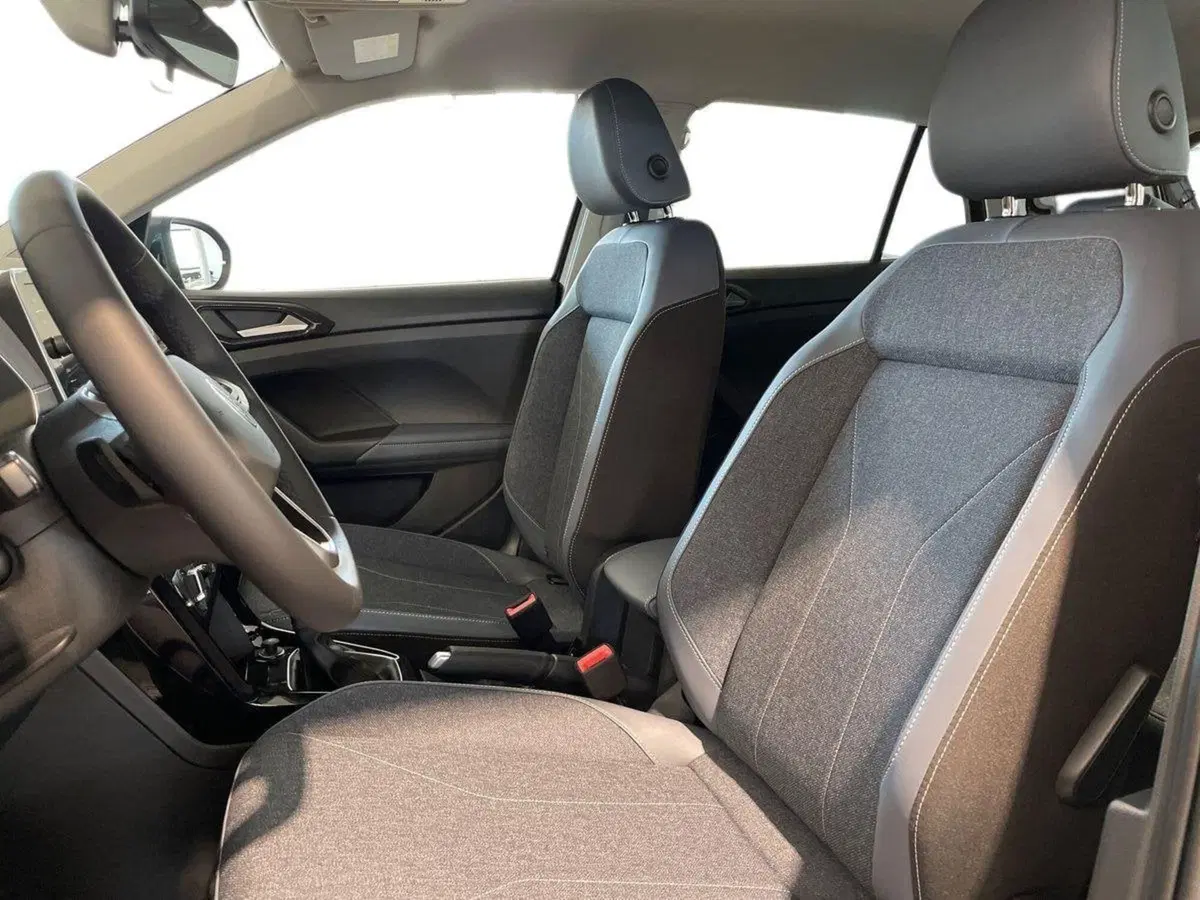 Volkswagen T-Cross nuova a Pistoia (9)