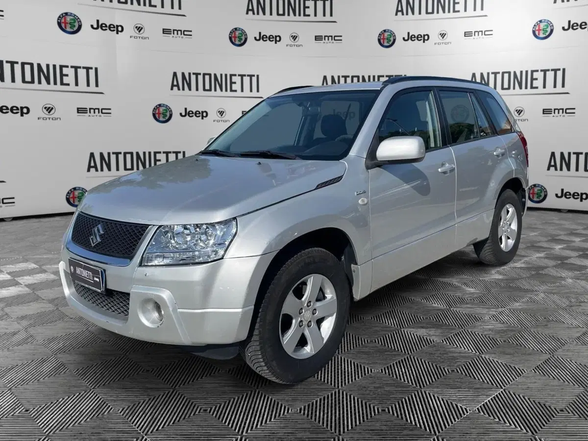 Suzuki Grand Vitara usata a Ancona