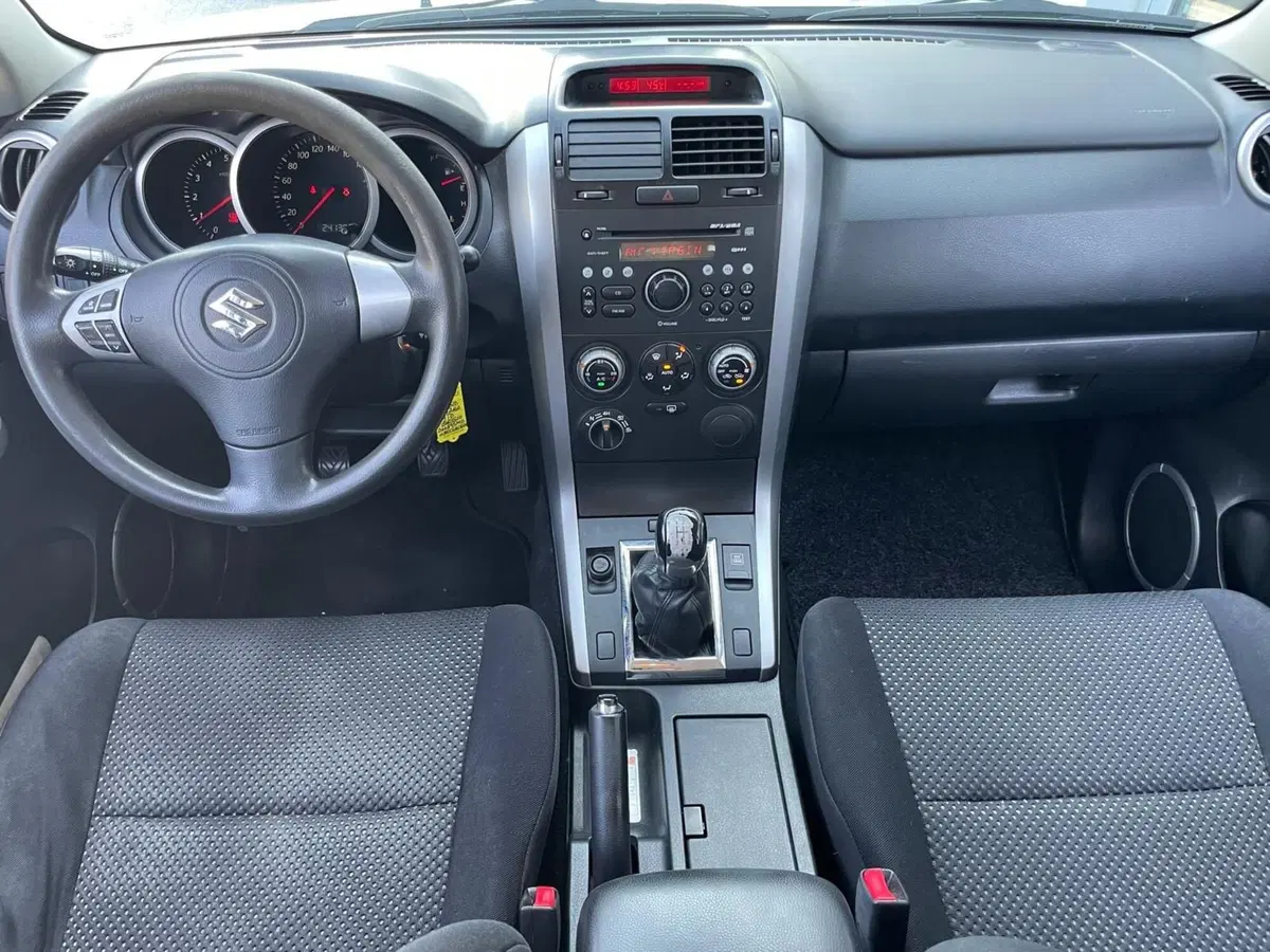 Suzuki Grand Vitara usata a Ancona (10)